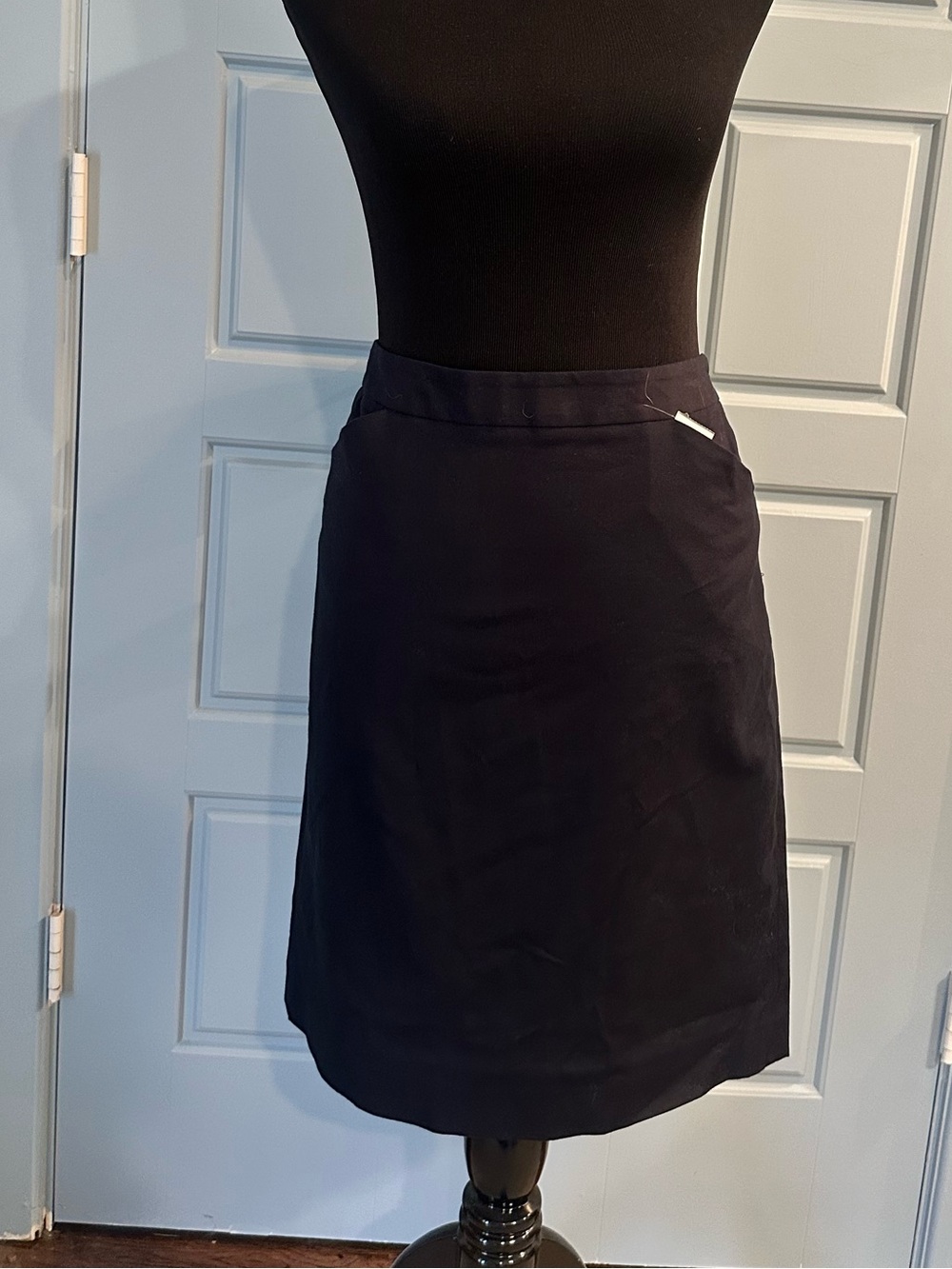 Theory Black Tailored Mini Skirt with Back Pockets Size- 10